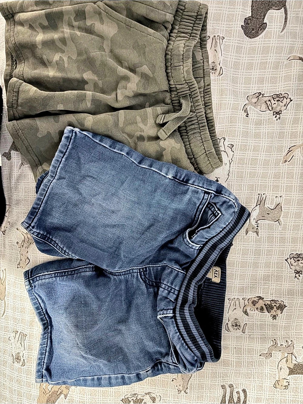 H&M Boys Camo & Denim Shorts Size 5 Like New